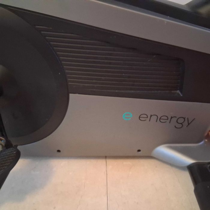 Bicicleta estática Fitness como nova /Passadeira de corrida funcional