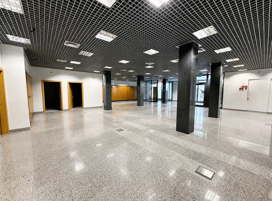 Loja e Espaço Comercial com 360 m² no Centro Histórico de Góis - Excelente Oportunidade de Investimento
