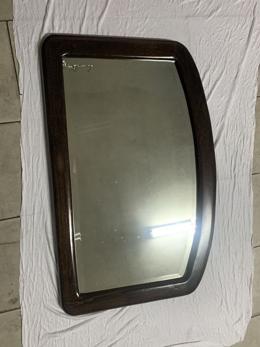 Espelho de parede com rebordo preto