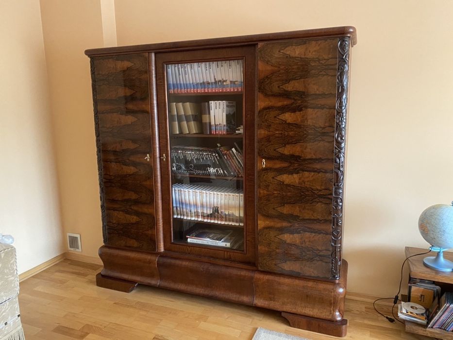 Biblioteczka art deco po renowacji