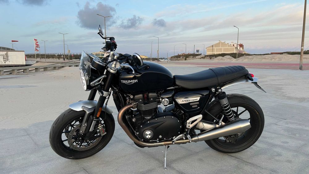 Escapes originais TRIUMPH para THRUXTON ou SPEED TWIN 1200cc  (em venda: o par)