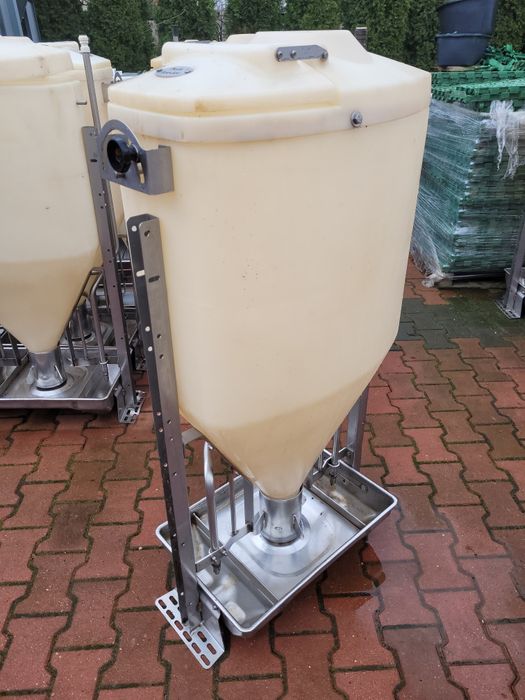 Paśnik Automat Paszowy Tubomat na mokro Warchlak - Tucznik Pork Feeder