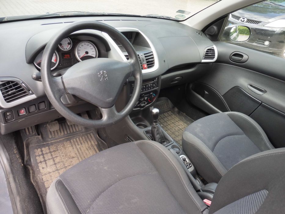 Peugeot 206 plus w bdb stanie tylko 144 tys km