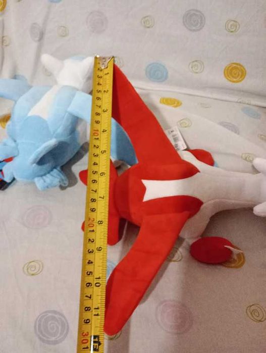Pokémon peluche latios e latias
