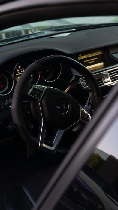 Czarny Mercedes CLS63 AMG do ślubu