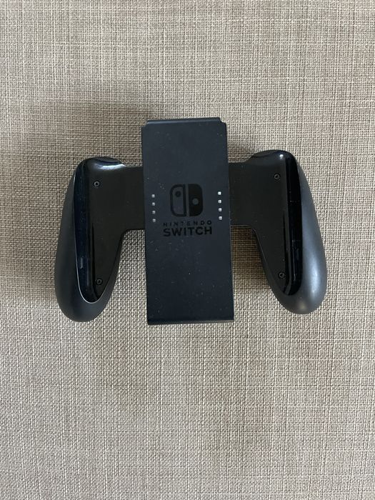 Pack Nintendo Switch + 4 Joy-Cons (2 Pares) + Comando Sem Fios PowerA Mario + Dock TV + Capa