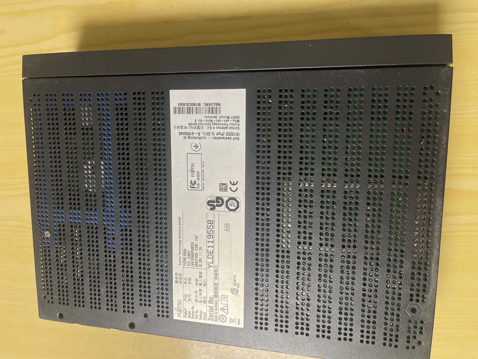 Fujitsu Futro S900 – Mini PC / NAS, 8GB RAM i SSD, 2x1 TB HDD