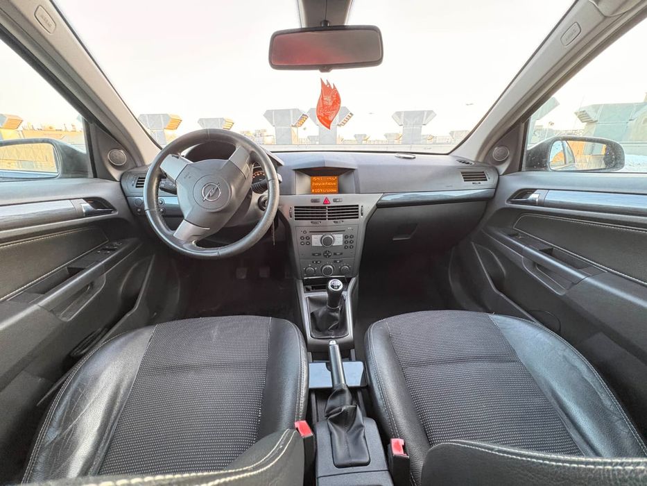 Opel Astra H 1.6 105km COSMO