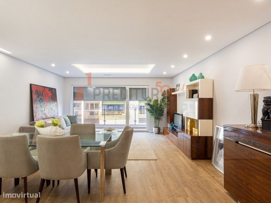 Apartamento T3 na Quinta das Marianas, Parede