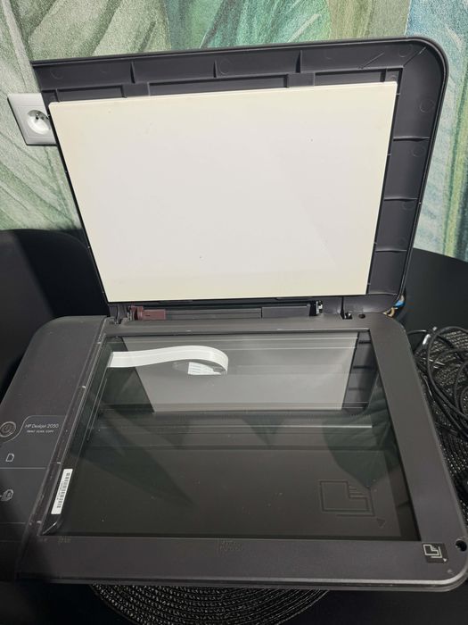 HP Deskjet 2050 (All-in-One).