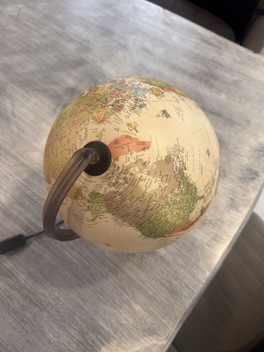 Globo lâmpada decorativo com lupa