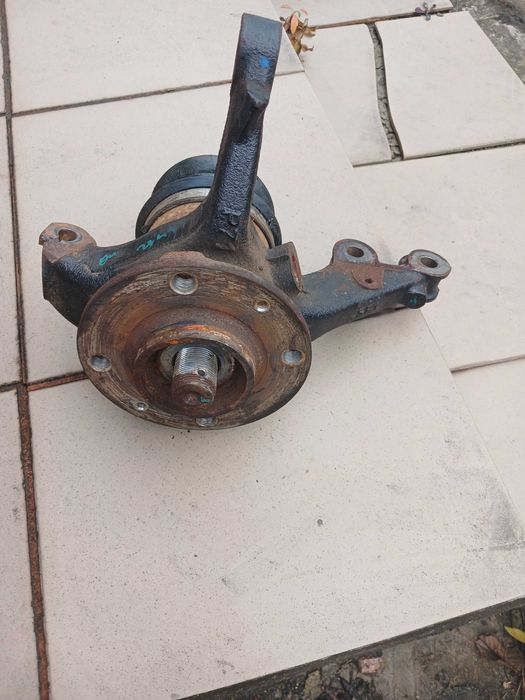 Цапфа до авто пежо е208