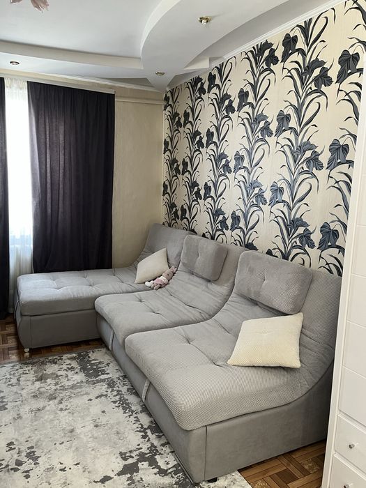 Продам, б/у Диван - уголок, состояние нового.