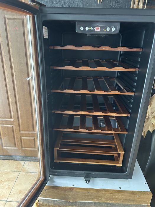 Винна шафа Exquisit