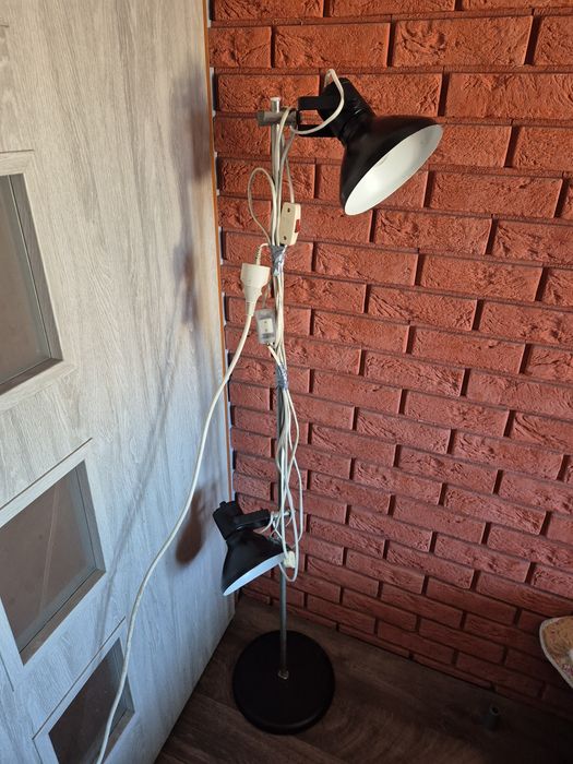 Zeliwna lampa podłogowa- Polam