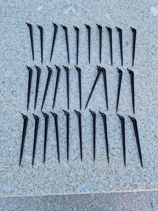 Estacas com bicos de microrega