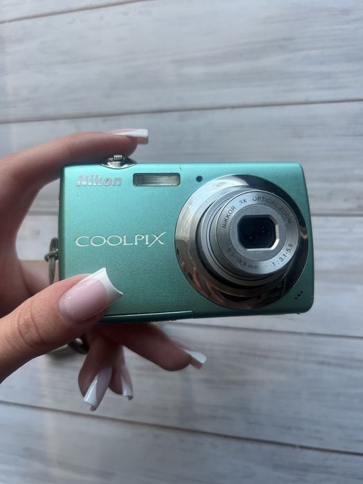 Nikon coolpix s220 в кольорі тіффані