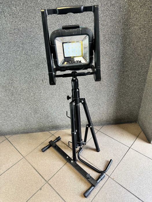 Halogen MAKITA DML805 + STATYW od loombard milicz