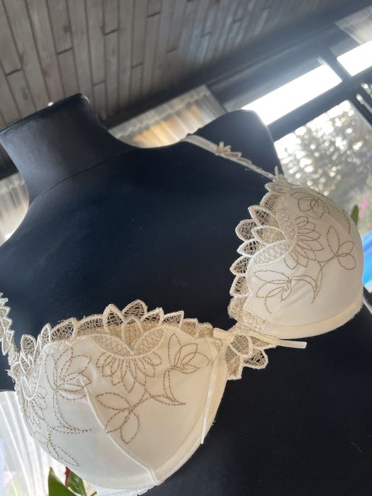 Biustonosz Stella 75A (585)