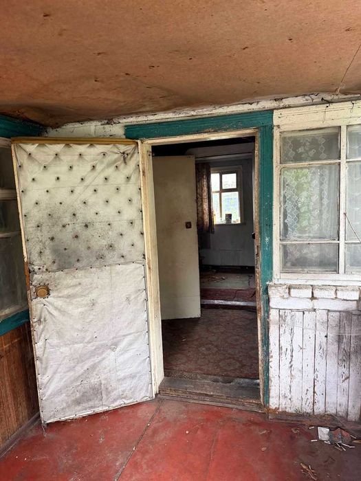 Будинок у Пісківці 80 км до Києва, земля 14 сот, поруч Ліс. Школа, садочок, електричка, лікарня. Можна сертифікат