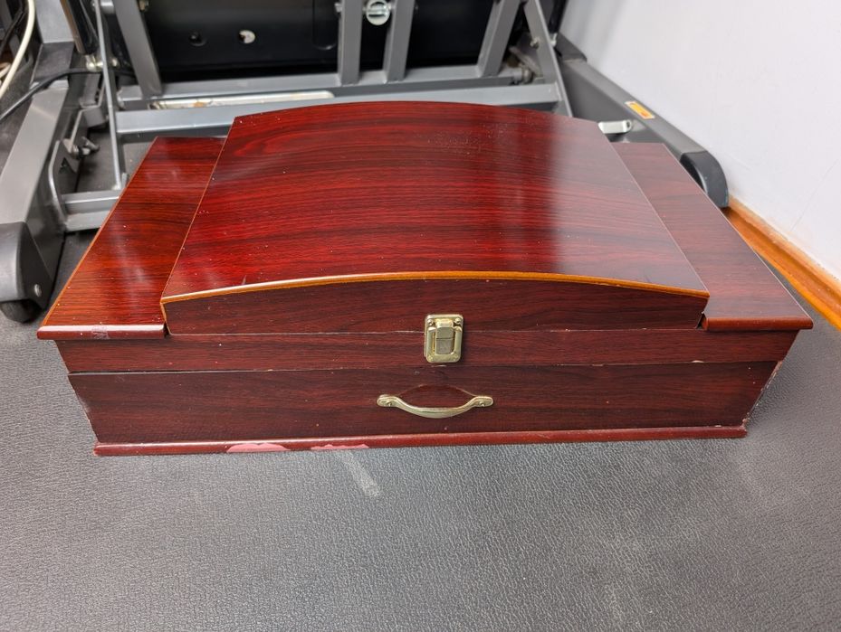 Велика деревяна шкатулка  коробка для зберігання