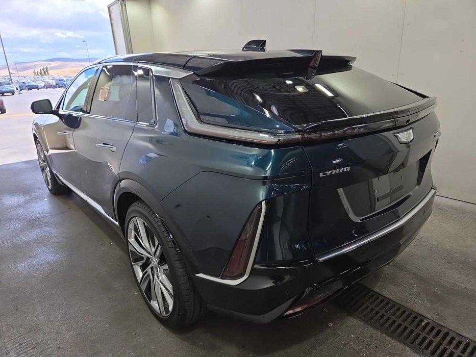 2025 Cadillac LYRIQ Luxury