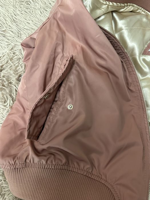 Рожевий бомбер Pull and bear у вінтажному стилі
