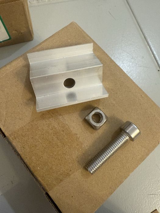 Алюмінієві прижими міжпанельний / боковий