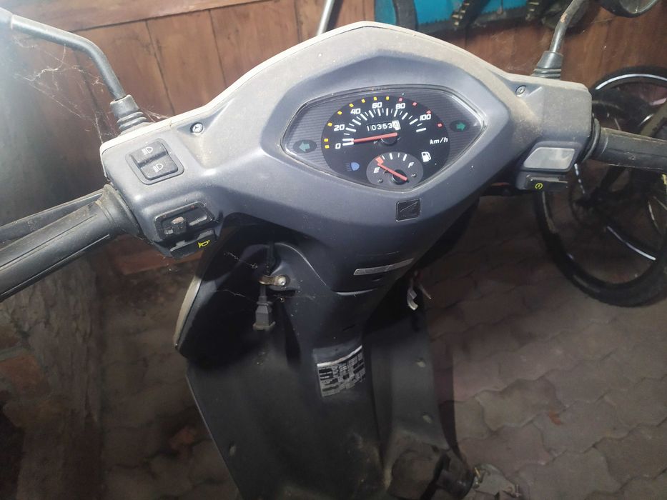 Honda lead 2005 na części