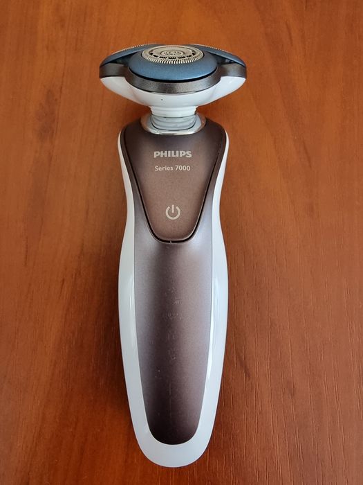 Бритва Philips Series 7000