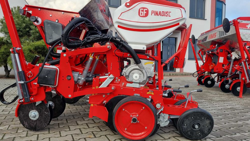 Siewnik do kukurydzy 4, 6 rzędowy punktowy HMS Gaspardo Agro Masz