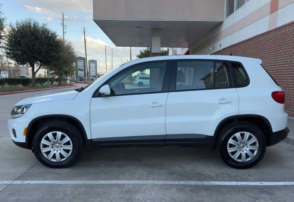 Volkswagen Tiguan      2016