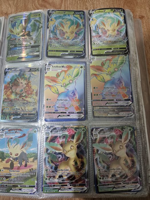 Cerca de 900 cartas de pokemon