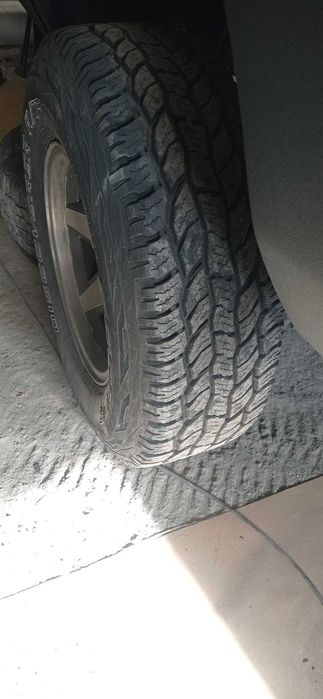 2 Pneus usados 4x4 235x75R15