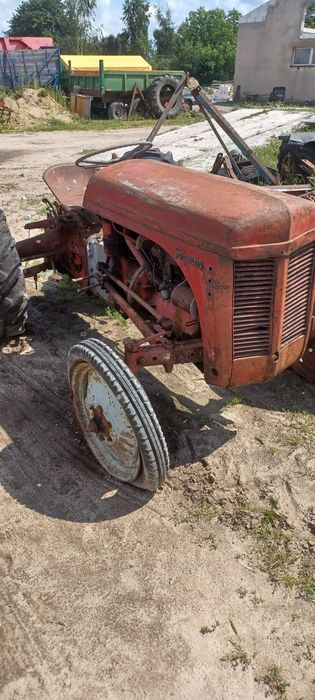 Sprzedam traktor ferguson