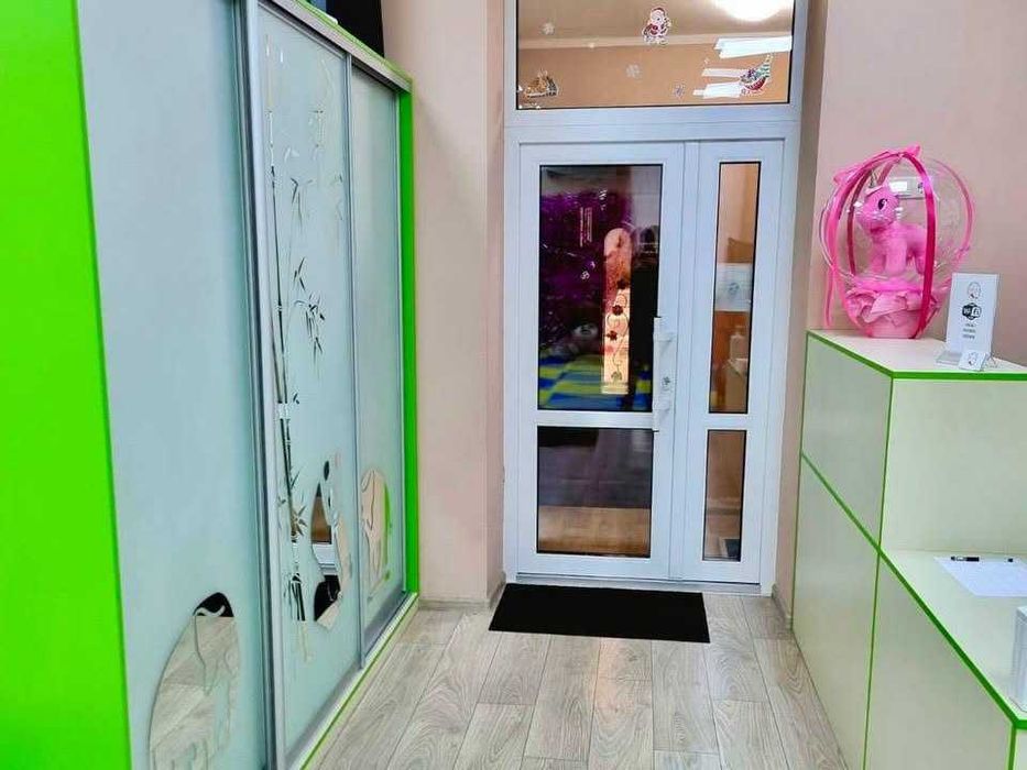 Продаж комерційного приміщення м.Обухів в новому ЖК