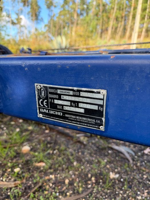 Reboque atrelado trator Galucho 3000 KG tri-basculante matriculado