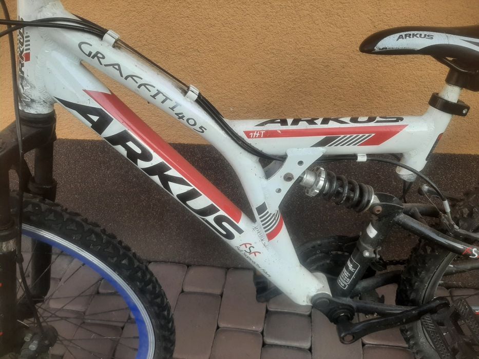 Fajny młodzieżowy rower Arkus Graffiti 405 koła 24