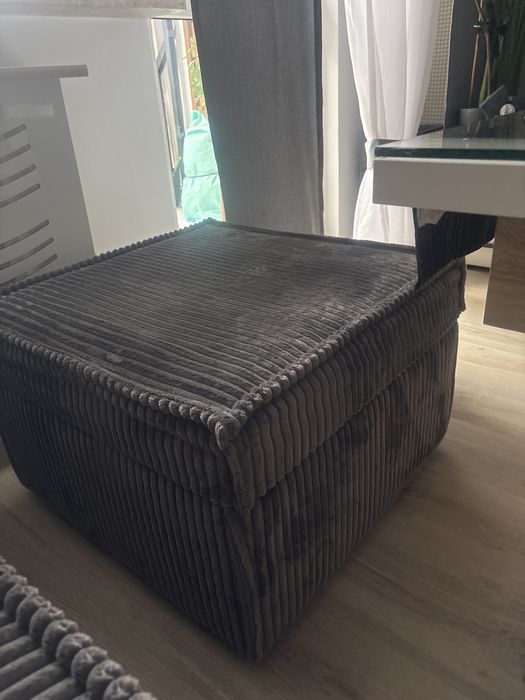 Puf 60x60 ze sztruksowej tkaniny ze schowkiem