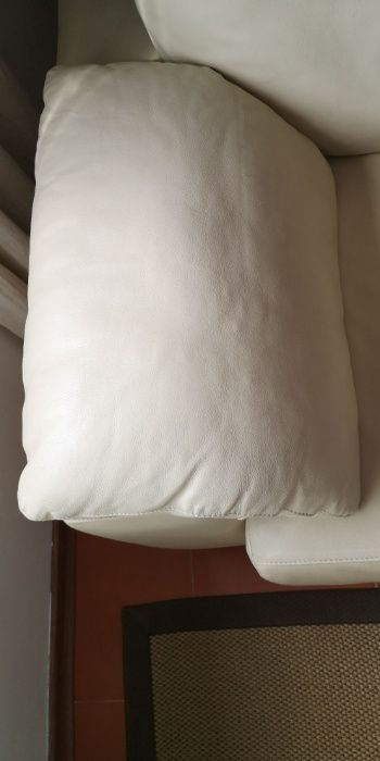 Sofá (2 lugares) - Espaços pequenos (165 cm x 95 cm x 87 cm)