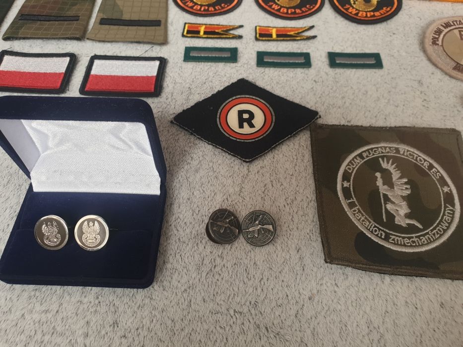Naszywki spinki korpusówki wojskowe militaria kolecje unikaty antyki