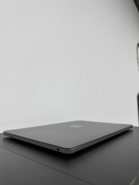 Macbook Pro  2019( i5/ 8gb/128 ssd)
