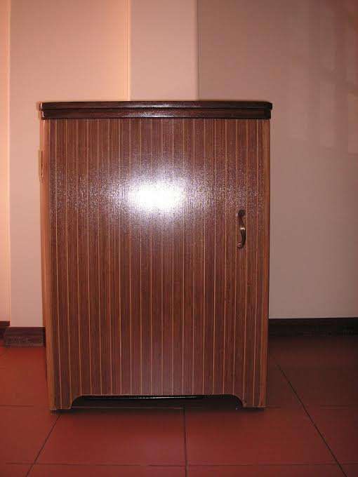 Máquina de Costura Singer com Móvel