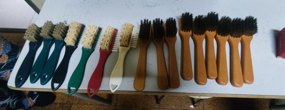 Conjunto de escovas para calçado