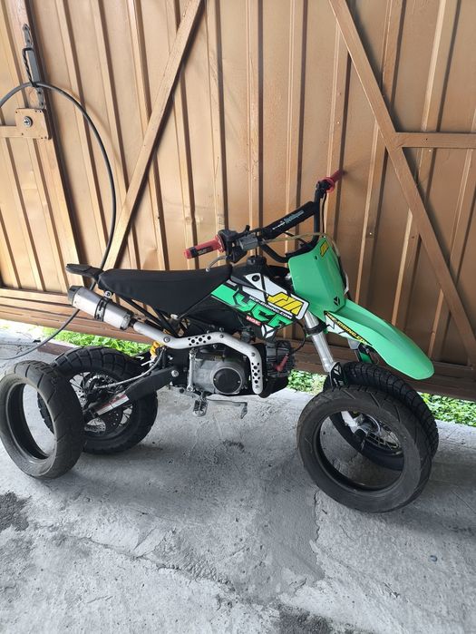 Мотоцикл UCF S125F