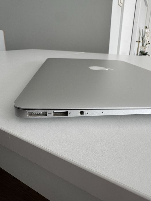 Apple MacBook Air 13" (2014)