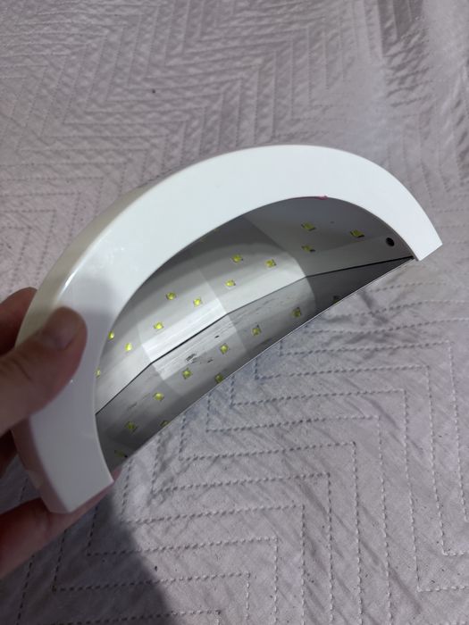 Лампа для манікюру SUNUV