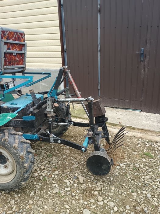 Продається міні трактор, дизель 10 кінських сил двомостовий !