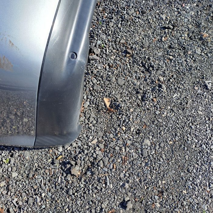 Zderzak tył VW Passat B5 fl kolor LD7W  z pdc,dokładka zderzaka pdc