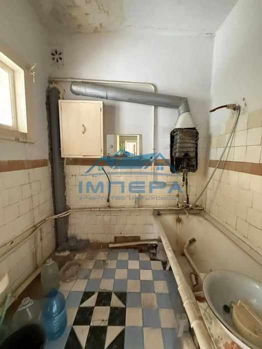 Продаж 3-кімнатної квартири в самому Центрі міста. Сталінка. Цегляний будинок